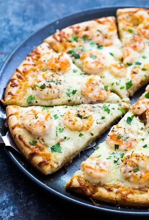 Neapolitan Pizza with Shrimp and Garlic