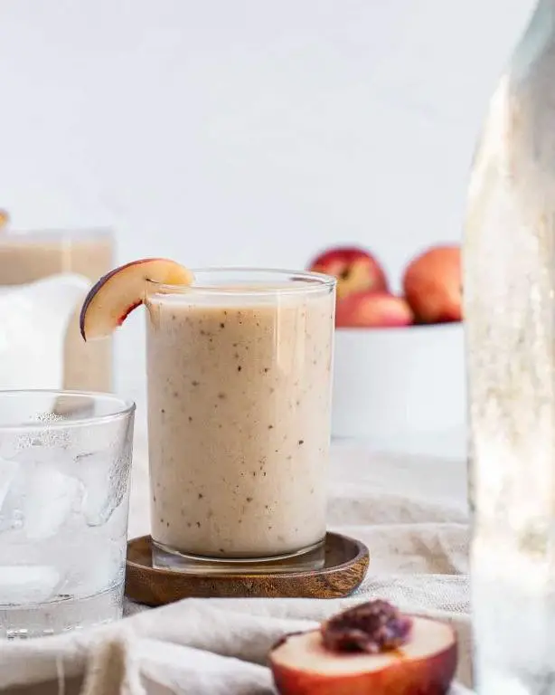Nectarine Smoothie with Almond Milk