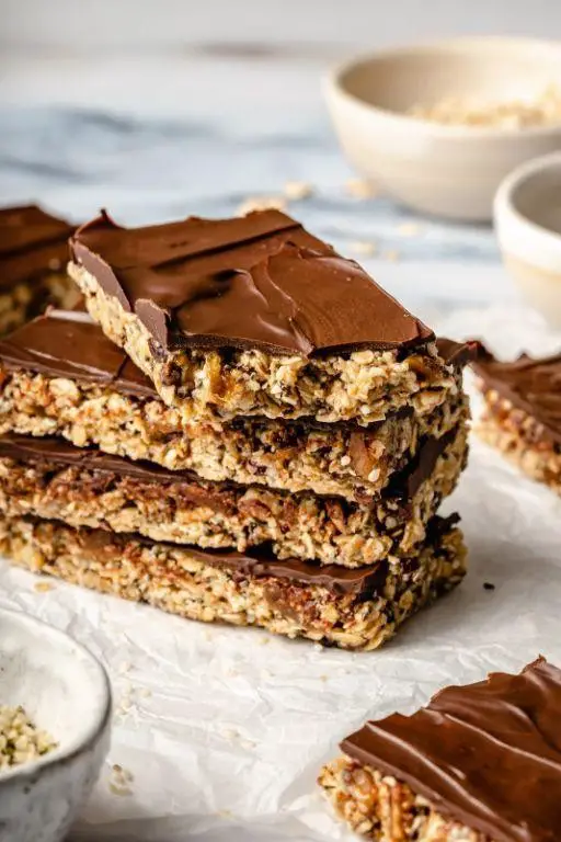 No-Bake Fig and Sesame Seed Bars