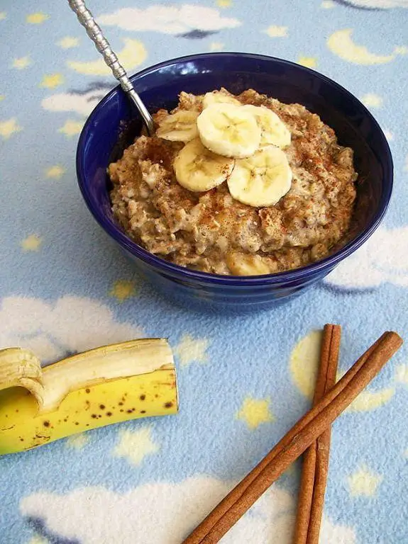 Oatmeal with Chia Seeds and Banana