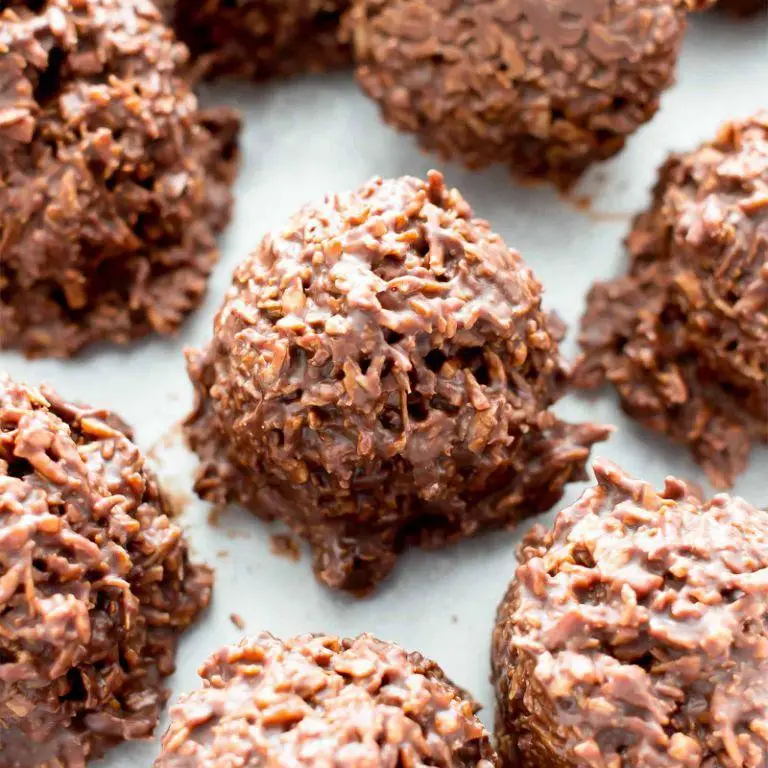 Paleo Chocolate Coconut Clusters