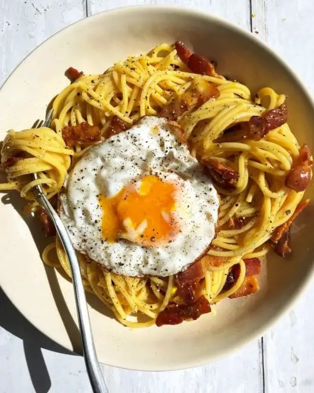 Pasta with Soft Boiled Eggs and Bacon