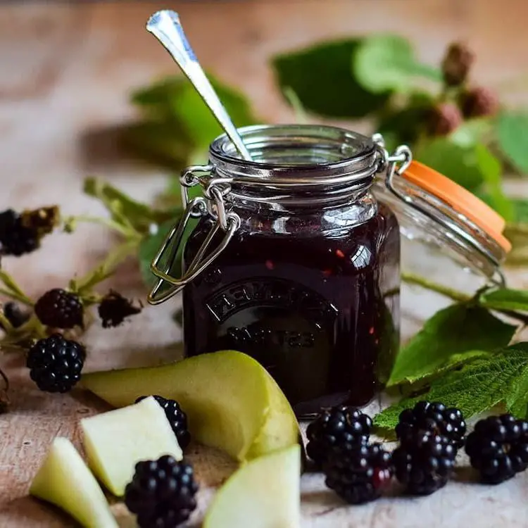 Pear and Blackberry Preserves