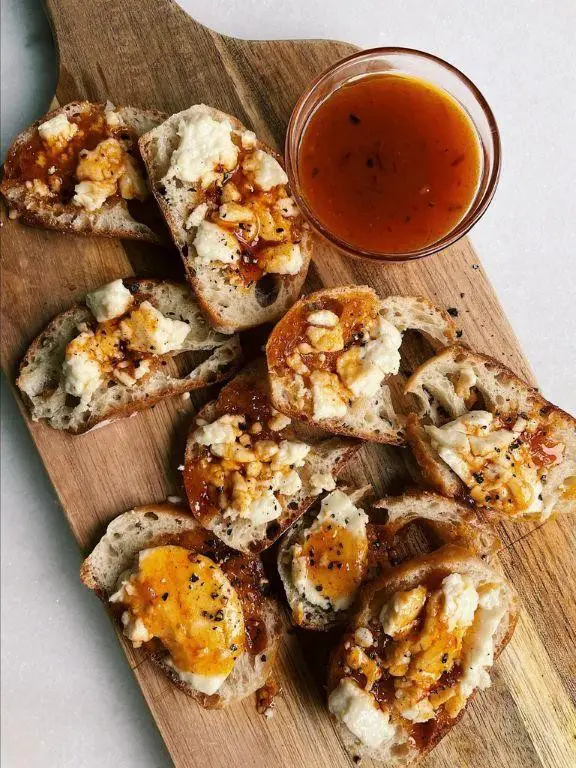 Pepper Jelly and Goat Cheese Crostini