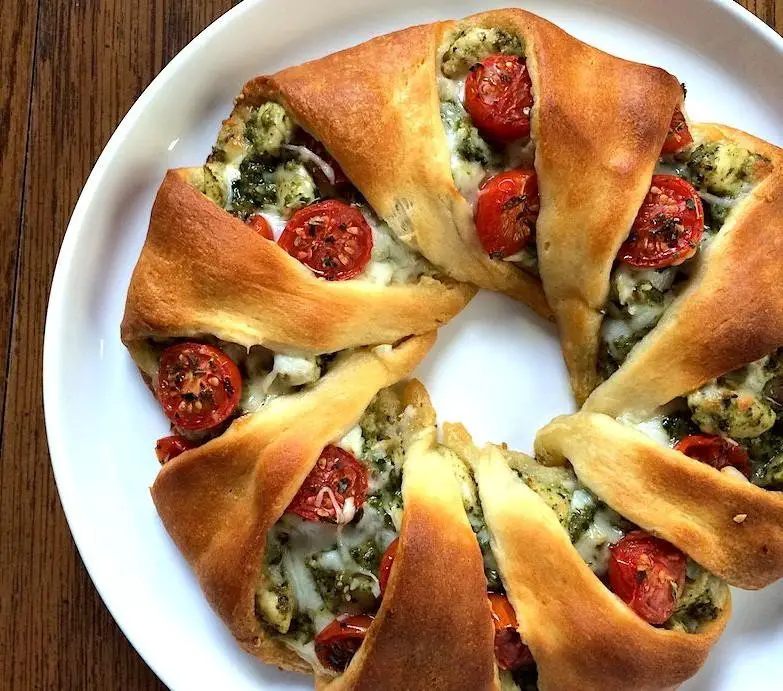 Pesto Chicken and Mozzarella Pastry Wreath