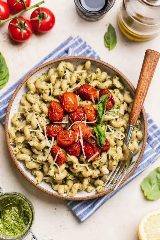 Pesto Pasta with Cherry Tomatoes