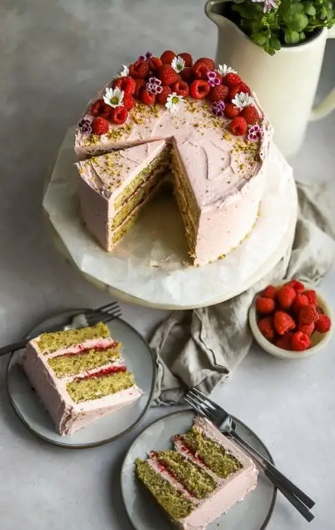 Pistachio Raspberry Cake
