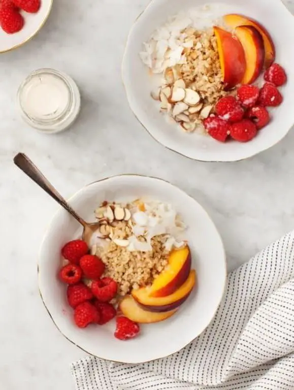 Quinoa Breakfast Bowl with Almond Milk