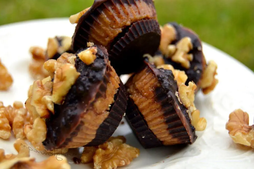 Raw Cacao and Almond Butter Cups