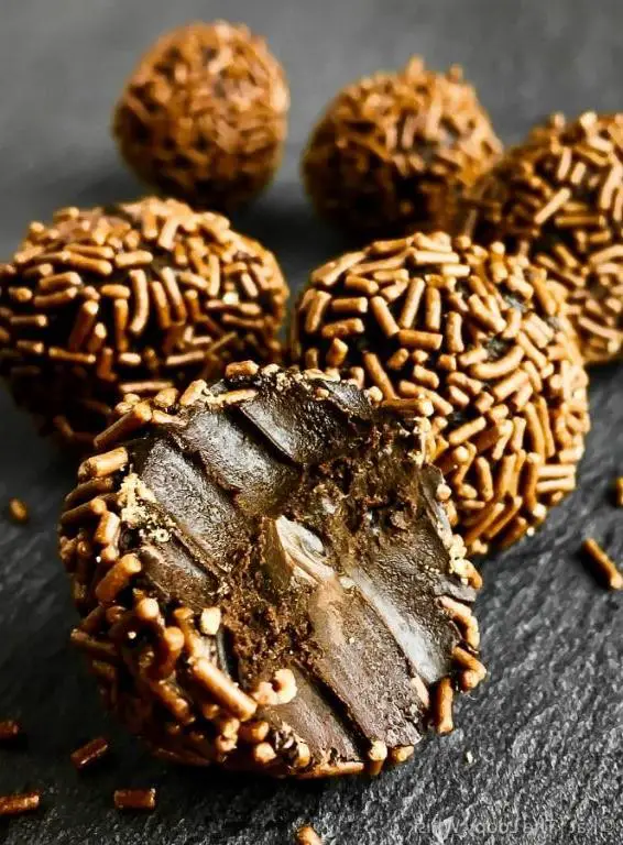 Raw Vegan Chocolate Truffles