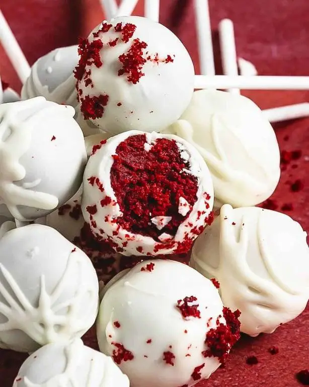Red Velvet Cake Pops with Cream Cheese Frosting