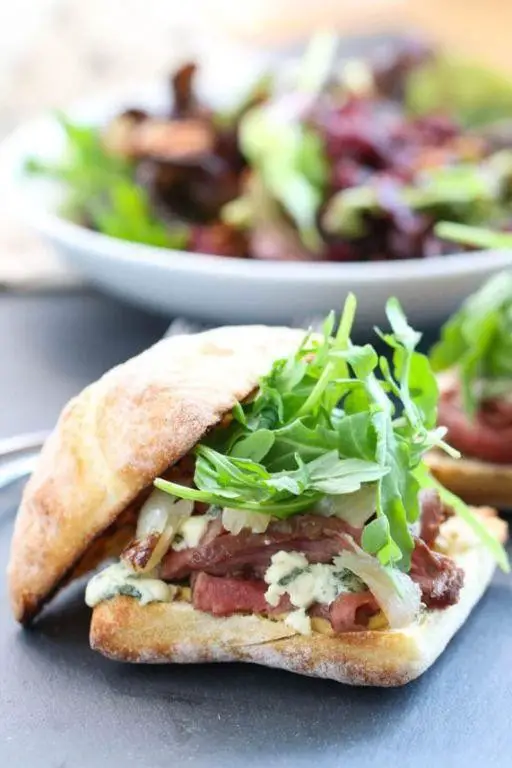 Roast Beef Sandwich with Blue Cheese and Arugula