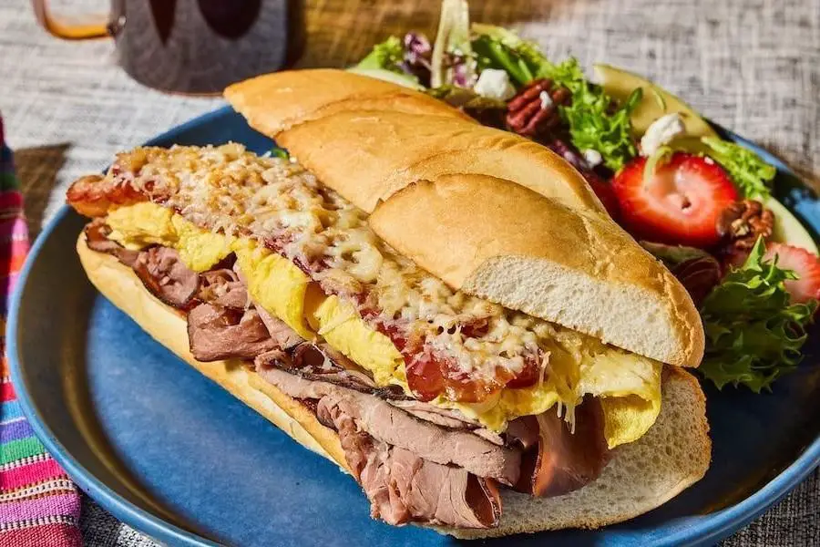 Roast Beef Sandwich with Fried Egg and Bacon