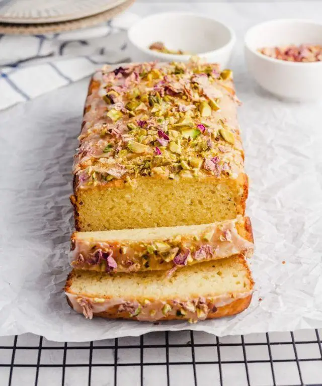 Rose and Cardamom Sponge Cake