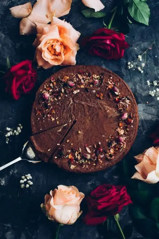 Rose and Dark Chocolate Ganache Cake