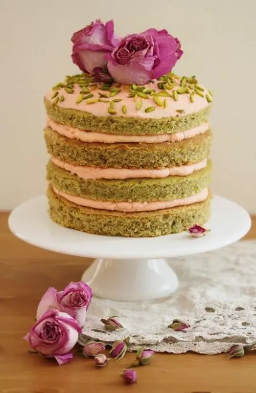 Rose and Mascarpone Layer Cake