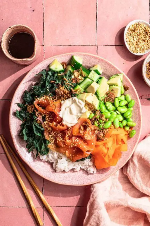 Salmon Poke with Sesame Seeds