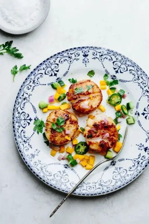 Scallops with Mango Salsa Sauce