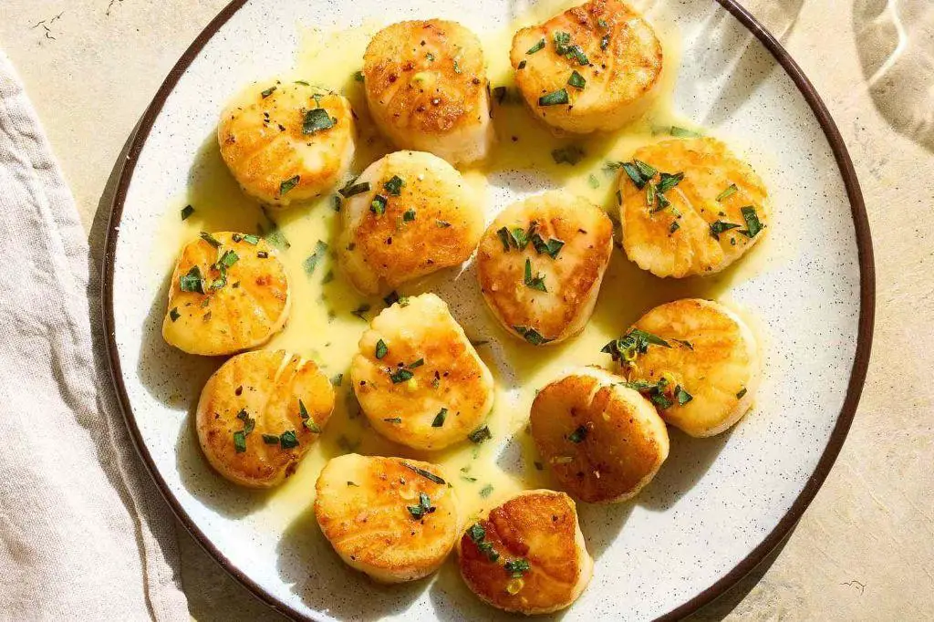 Scallops with Tarragon Butter Sauce