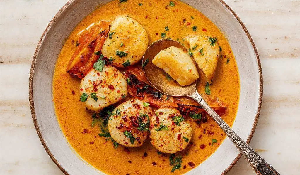 Sea Scallops with Coconut Curry Sauce