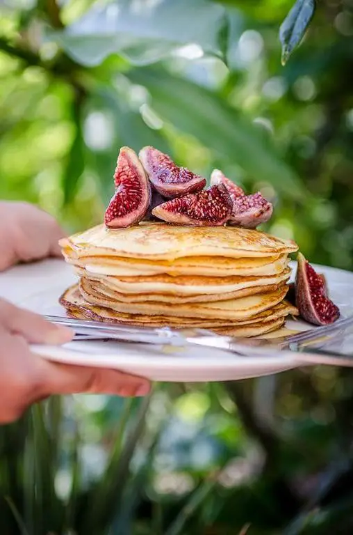 Simple Fig and Ricotta Pancakes