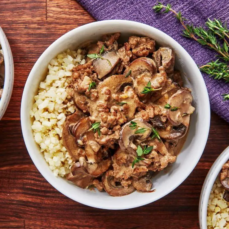 Simple Keto Beef Stroganoff