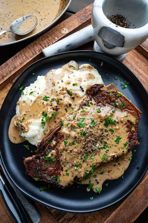 Sirloin Steak with Creamy Peppercorn Sauce