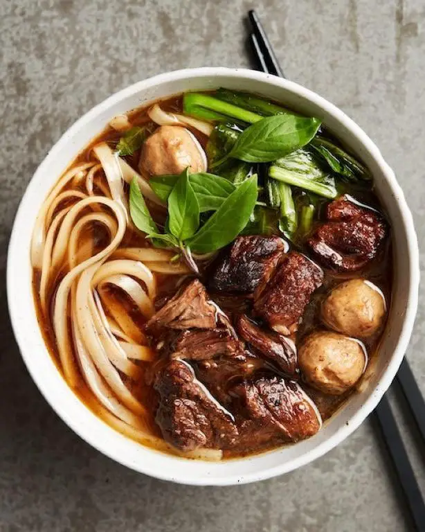 Slow Cooker Beef Noodle Soup