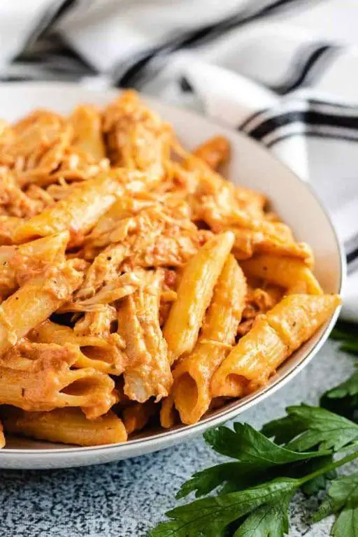 Slow Cooker Creamy Chicken Pasta