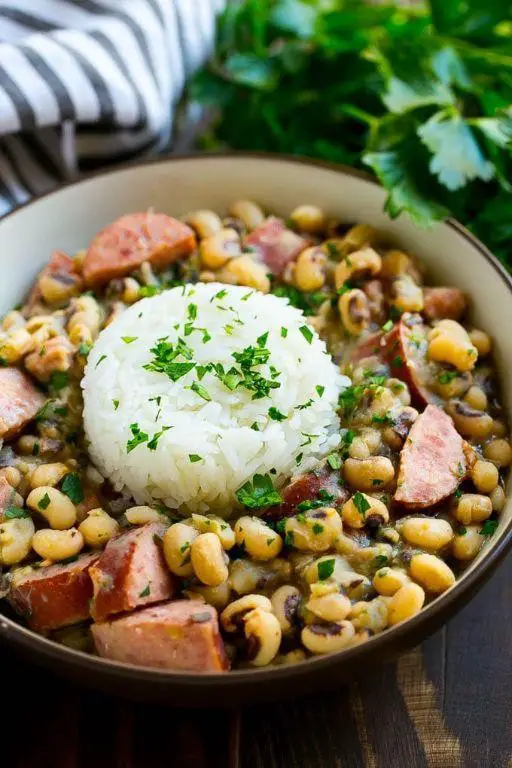 Slow Cooker Sausage and Black Eyed Peas