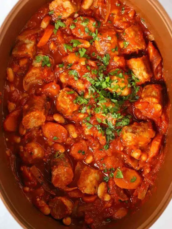 Slow Cooker Sausage and Tomato Sauce