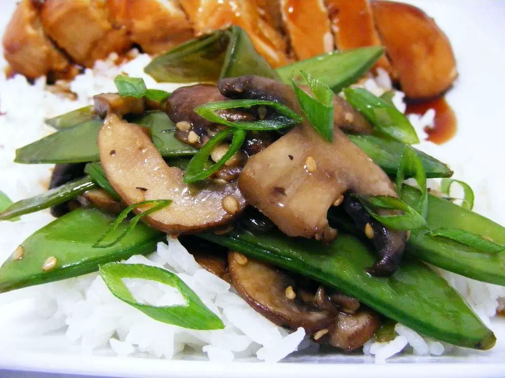 Snow Pea and Mushroom Stir-Fry