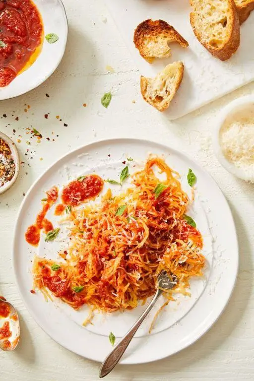 Spaghetti Squash Pasta with Marinara Sauce