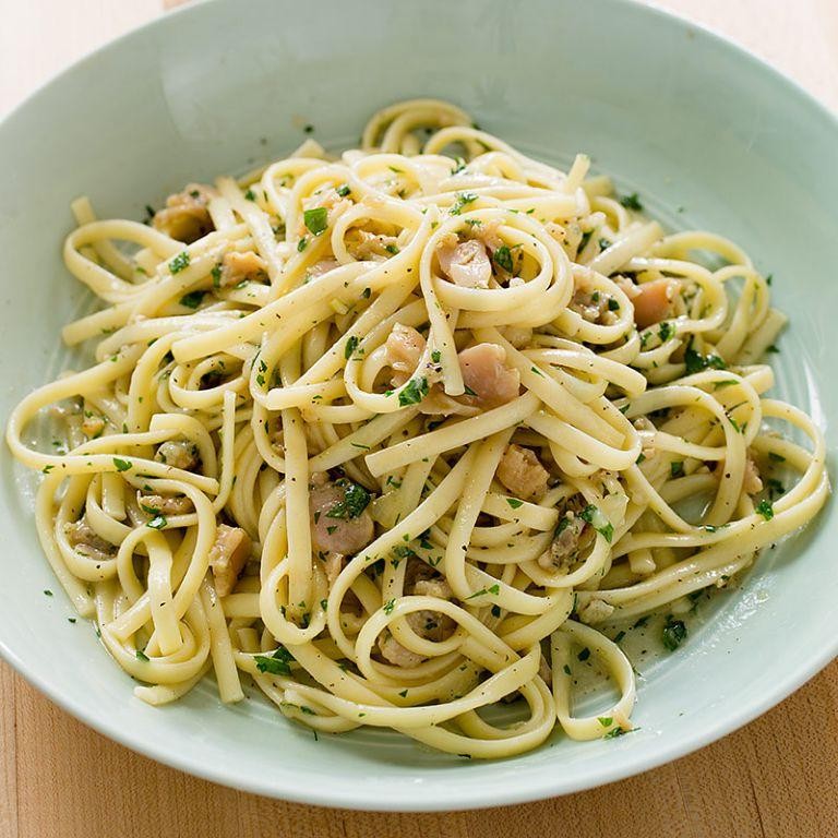 Spaghetti with White Clam Sauce