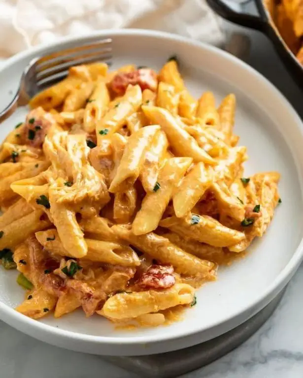Spicy Buffalo Shredded Chicken Pasta