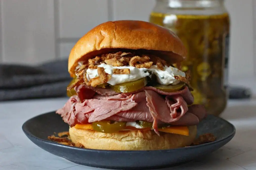 Spicy Roast Beef Sandwich with Jalapenos