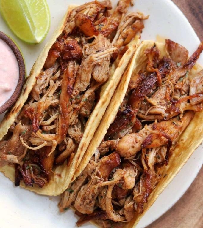 Spicy Shredded Chicken Thigh Tacos