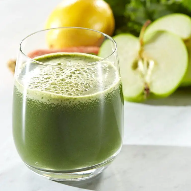 Spinach and Kale Green Juice