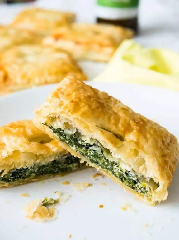 Spinach and Ricotta Puff Pastry Parcels