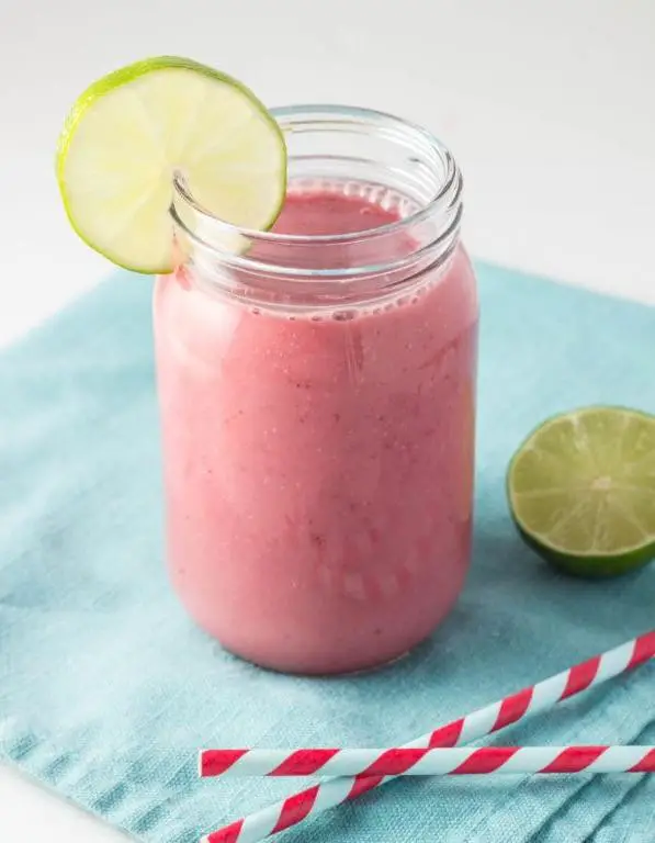 Strawberry Lime Smoothie with Milk