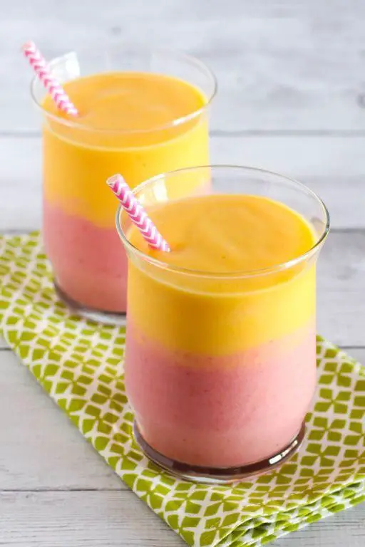 Strawberry Mango Smoothie with Coconut Milk
