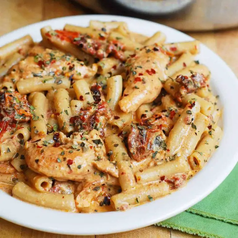 Sun-Dried Tomato and Basil Shredded Chicken Pasta