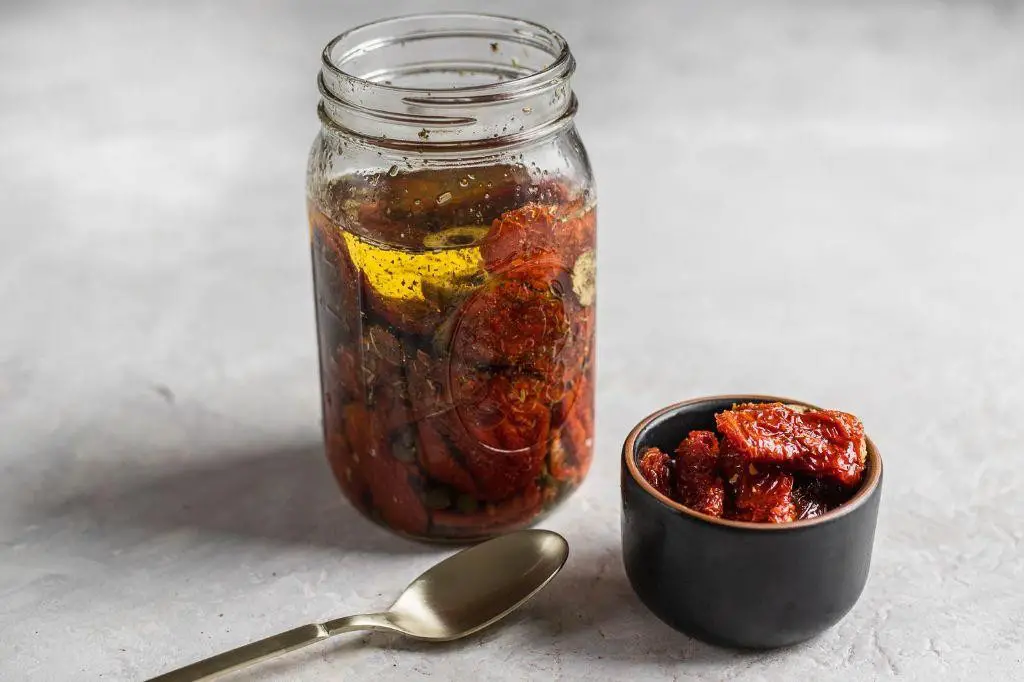 Sun-Dried Tomatoes in Olive Oil