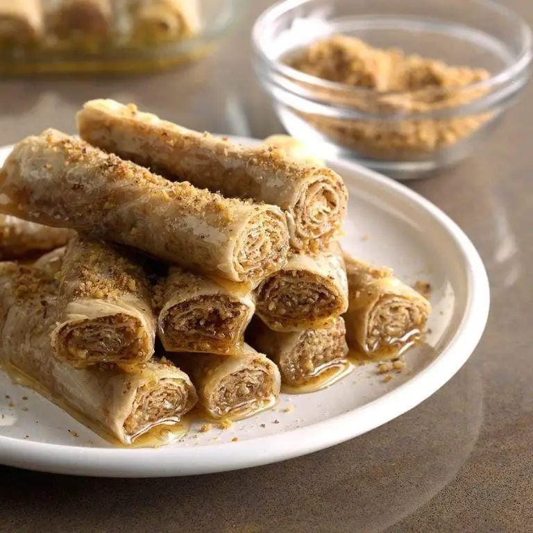 Sweet Phyllo Dough Breakfast Rolls with Cinnamon and Honey