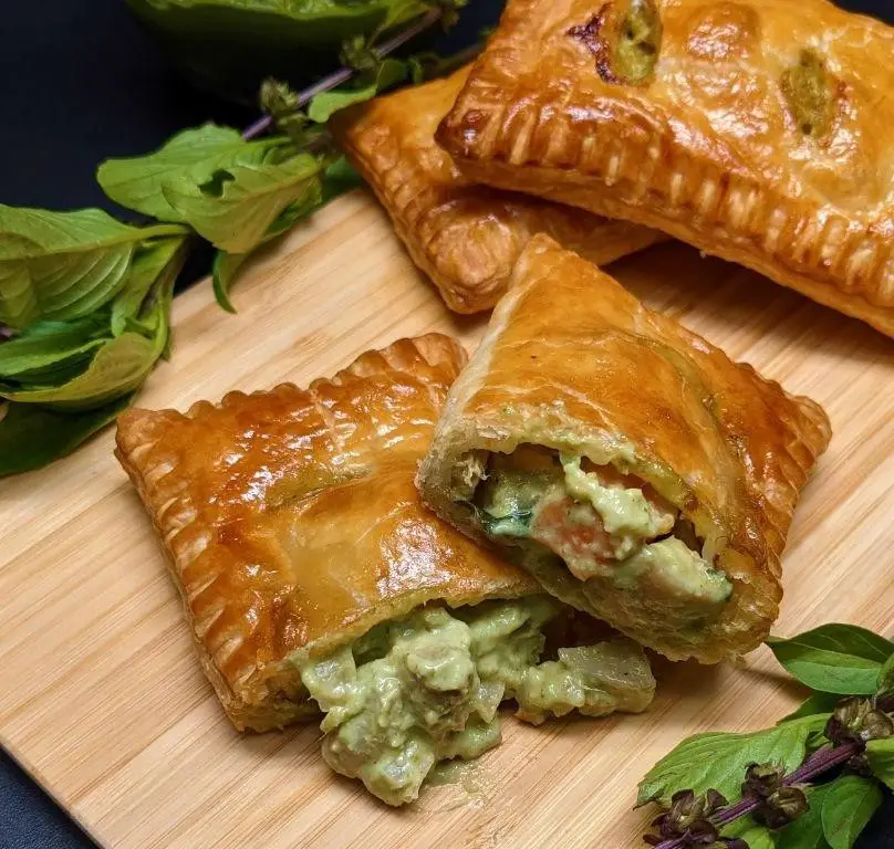 Thai Green Curry Chicken Pastry Bites