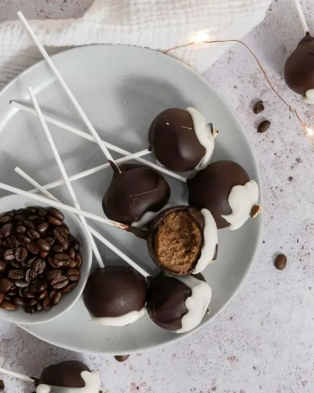 Tiramisu Cake Pops with a Coffee Infusion