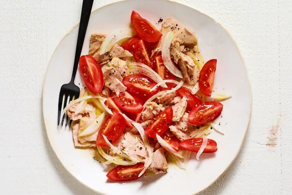Tuna and Tomato Basil Salad