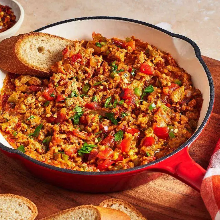 Turkish Menemen (Scrambled Eggs with Tomatoes)