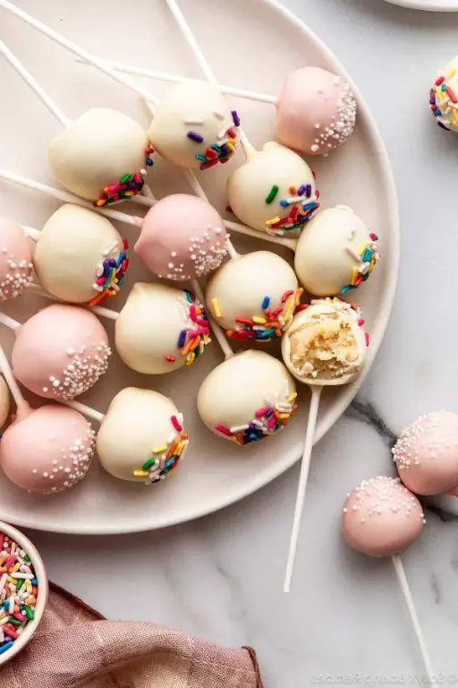 Vanilla Cake Pops with Chocolate Coating