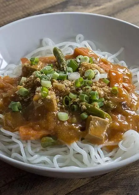 Vegetarian Palabok with Tofu and Mushrooms